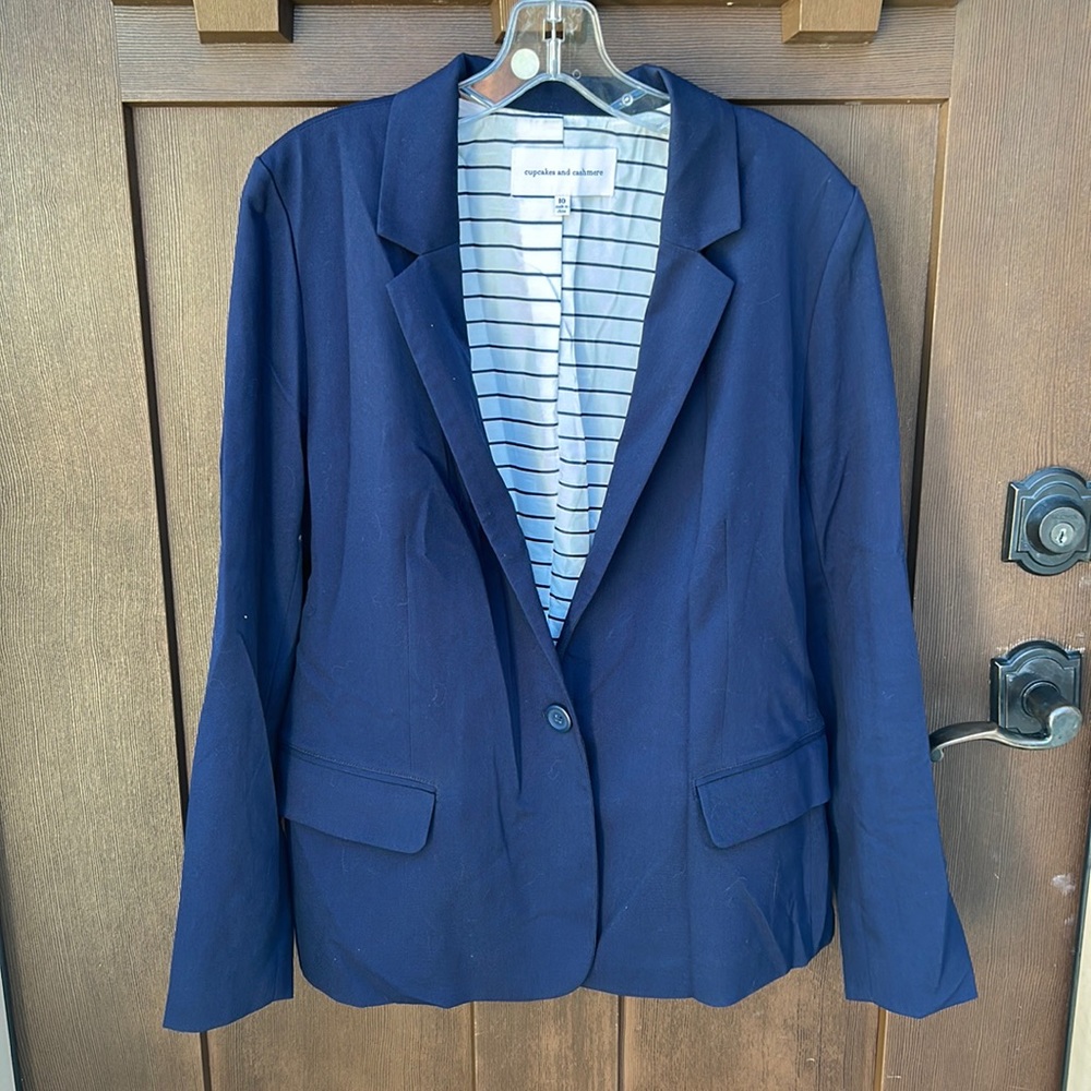 Structured Blazer in Navy Blue